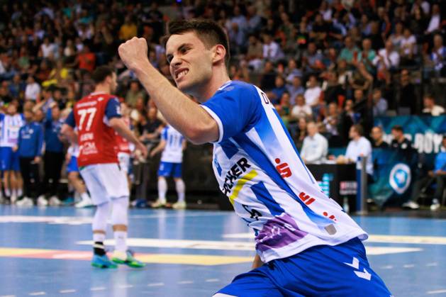 Daniel Fernandez TVB Stuttgart, 06 jubelt freut sich, Emotion, Joy, Enthusiasm GER, TVB Stuttgart TVB vs Handball Sport Verein Hamburg HSVH , Handball, Men, Liqui Moly Handball Bundesliga HBL , 30 Matchday, Season 2023 2024, 28 04 2024 GER, TVB Stuttgart TVB vs Handball Sport Verein Hamburg HSVH , Handball, Men, Liqui Moly Handball Bundesliga HBL , 30 Matchday, Season 2023 2024, 28 04 2024 Stuttgart Copyright: xEibnerxPressefoto OliverxSchmidtx EP_OST