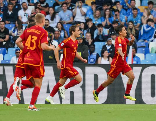 Serie A championship football match - 2023 24 Napoli vs Roma 04 28 2024 Naples, Diego Armando Maradona Stadium, football match valid for the 2023 24 Serie A championship between SSC Napoli vs AC Roma In the picture: Paulo Dybala (AS Roma) NAPOLI stadio Diego Armando Maradona CAMPANIA ITALIA Copyright: xFABIOxSASSOxFabioxSassox 2L8A3908-2