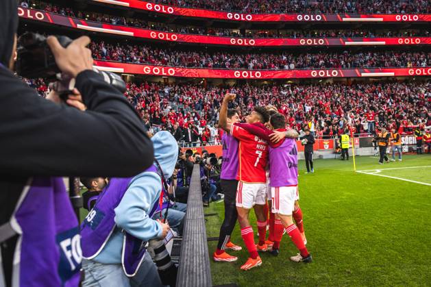 April 27, 2024, Lisbon, Portugal: David Neres of SL Benfica celebrates a goal with his teammates during the Liga Portugal Betclic match between SL Benfica and SC Braga at Estadio da Luz, Lisbon Portugal - ZUMAs197 20240427_aaa_s197_611 Copyright: xHenriquexCasinhasx