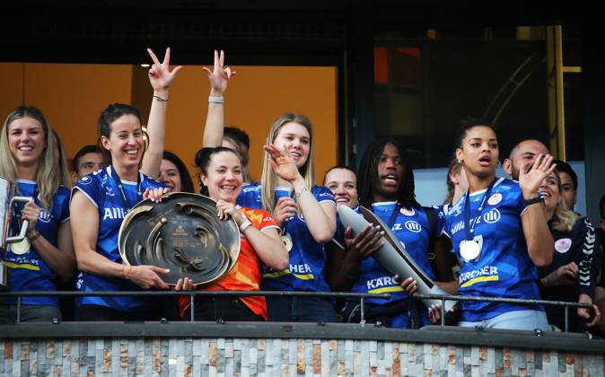 Volleyball, Women, MTV Stuttgart celebrates triple victory on the town hall balcony
