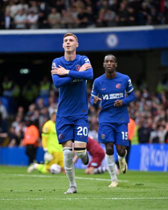 Football - 2023 2024 Premier League - Chelsea vs West ham United - Stamford Bridge - Sunday 5th May 2024. Chelsea s Cole Palmer celebrates scoring the opening goal. COLORSPORT Ashley Western