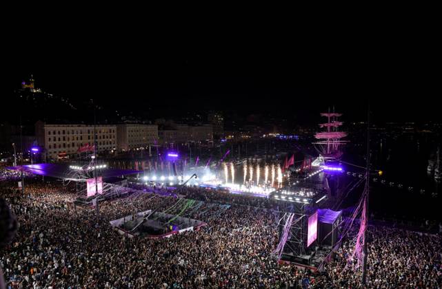 Soirée de concerts Soprano, Alonzo, JUL lors de la venue de la Flamme Olympique, Vieux Port, JO 2024, Flamme olympqie PHOTOPQR LA PROVENCE VREL Valerie ; Marseille ; 09 05 2024 ; La soirée d inauguration de la Flamme Olympique lors des Jo 2024, avec les concerts d Alonzo et Soprano sur l esplanade du Vieux Port, après la venue de JUL, qui a allumé la flamme dans le chaudron olympique, de Naestro, de Florent Manaudou, de Thomas Pesquet, Marseilles; 05 09 2024; The inauguration evening of the Olympic Flame during the 2024 Olympic Games, Olympische Spiele, Olympia, OS with concerts by Alonzo and Soprano on the Vieux Port esplanade, Marseille Marseille France Copyright: xPHOTOPQR LAxPROVENCE MAXPPPxVRELxValeriex 20240509PVL3386 0473776491st