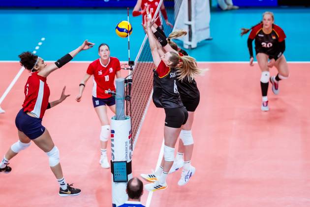 Volleyball, Womens international match, Germany - Romania