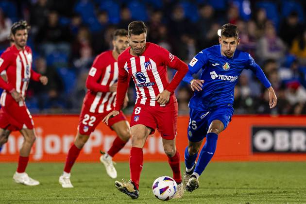 Getafe, Spain May 15 Saul Niguez of AtlÃ tico de Madrid L is chased by Yellu Santiago of Getafe R during the La Liga football match between Getafe FC v AtlÃ tico de Madrid at the Coliseum Alfonso PÃ rez in Getafe, Spain Photo by Just Pictures Getafe Coliseum Afonso Perez Madrid Spain Copyright: x x2024xEurasiaxSportxImagesx jp-en-EuSpIm-MG4_Getafe_Atletico_15May2024_ES201