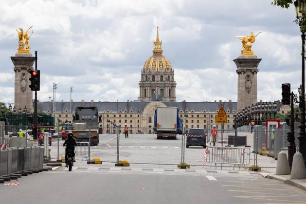 Construction work underway as Paris prepares to host 2024 Olympic Games, Olympische Spiele, Olympia, OS Alexis Sciard IP3; Paris, France, May 17, 2024 - Some roads are closed near Invalides and the Pont Alexandre III because of the preparation for the 2024 Olympic Games. The Paris 2024 Olympic Games will be held from July 26 to August 11, 2024, for 16 days. PARIS 2024, PREPARATION, ILLUSTRATION, ASSEMBLEE NATIONALE, CHANTIER, JEUX OLYMPIQUES, LIEU TOURISTIQUE, JO Copyright: xIP3xPRESS MAXPPPxAlexisxSciardx IP3ASCI24051740 IP3ASCI24051740