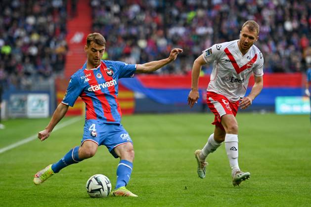 CAEN - VALENCIENNES PHOTOPQR OUEST FRANCE Martin ROCHE ; Caen ; 17 05 2024 ; Ce vendredi 17 mai 2024 la 38 ème et dernière journée de ligue 2 BKT avec le match entre le SM Caen ( Stade Malherbe de Caen ) et Valenciennes FC ( VAFC ) au stade Michel d Ornano à Caen ( Calvados Normandie ) Valentin Henry et Julien Masson Photographe: Martin ROCHE Caen France  Copyright: xPHOTOPQR OUESTxFRANCE MAXPPPxMartinxROCHEx 20240517OFR1760 20240517OFR1760