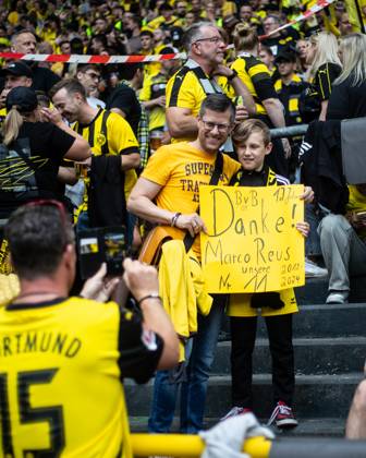 1 Soccer Bundesliga, 34 Matchday Borussia Dortmund SV Darmstadt 98 18 05 2024 Fans of Borussia Dortmund, a child with the sign Thank you Marco Reus, our number 11 1 Soccer Bundesliga, 34 Matchday Borussia Dortmund SV Darmstadt 98 Signal Iduna Park, Dortmund 18 05 2024 DFL DFB regulations prohibit any use of photographs as image sequences and or quasi video Copyright: xBEAUTIFULxSPORTS Buriakovx