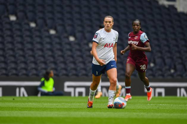 Tottenham Hotspur Women v West Ham United Women FA Women s Super League 18 05 2024. Tottenham Hotspur Women midfield Grace Clinton (8) on the ball during the FA Women s Super League match between Tottenham Hotspur Women and West Ham United Women at Tottenham Hotspur Stadium, London, United Kingdom on 18 May 2024. Editorial use only DataCo restrictions apply See www.football-dataco.com , Copyright: xWaynexTuckwellx PSI-19694-0037
