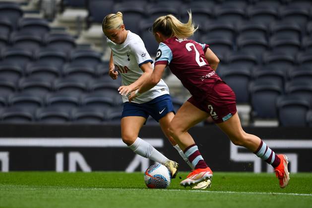 Tottenham Hotspur Women v West Ham United Women FA Women s Super League 18 05 2024. Tottenham Hotspur Women forward Celin Bizet Ildhusoy (14) runs with the ball during the FA Women s Super League match between Tottenham Hotspur Women and West Ham United Women at Tottenham Hotspur Stadium, London, United Kingdom on 18 May 2024. Editorial use only DataCo restrictions apply See www.football-dataco.com , Copyright: xWaynexTuckwellx PSI-19694-0043