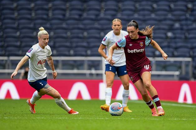 Tottenham Hotspur Women v West Ham United Women FA Women s Super League 18 05 2024. West Ham United Women midfielder Jessica Ziu (16) on the ball during the FA Women s Super League match between Tottenham Hotspur Women and West Ham United Women at Tottenham Hotspur Stadium, London, United Kingdom on 18 May 2024. Editorial use only DataCo restrictions apply See www.football-dataco.com , Copyright: xWaynexTuckwellx PSI-19694-0078
