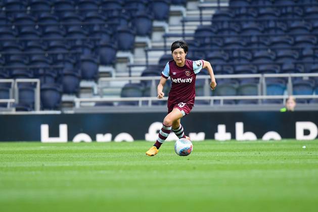 Tottenham Hotspur Women v West Ham United Women FA Women s Super League 18 05 2024. West Ham United Women midfielder Honoka Hayashi (19) runs out of defence with the ball during the FA Women s Super League match between Tottenham Hotspur Women and West Ham United Women at Tottenham Hotspur Stadium, London, United Kingdom on 18 May 2024. Editorial use only DataCo restrictions apply See www.football-dataco.com , Copyright: xWaynexTuckwellx PSI-19694-0174
