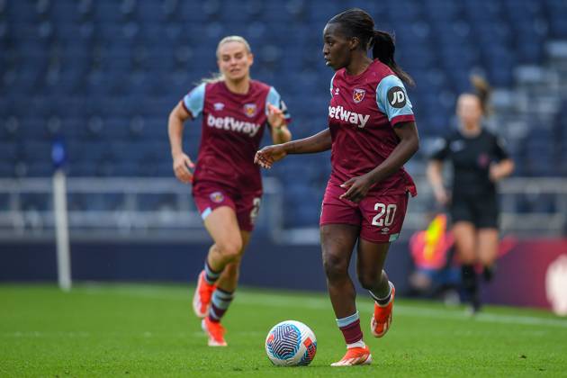 Tottenham Hotspur Women v West Ham United Women FA Women s Super League 18 05 2024. West Ham United Women forward Viviane Asseyi (20) tries to start an attack during the FA Women s Super League match between Tottenham Hotspur Women and West Ham United Women at Tottenham Hotspur Stadium, London, United Kingdom on 18 May 2024. Editorial use only DataCo restrictions apply See www.football-dataco.com , Copyright: xWaynexTuckwellx PSI-19694-0179