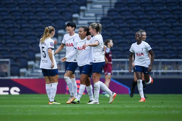 Tottenham Hotspur Women v West Ham United Women FA Women s Super League 18 05 2024. GOAL - The Tottenham players celebrate with Tottenham Hotspur Women midfield Drew Spence (24, centre) after she made it 3-1 during the FA Women s Super League match between Tottenham Hotspur Women and West Ham United Women at Tottenham Hotspur Stadium, London, United Kingdom on 18 May 2024. Editorial use only DataCo restrictions apply See www.football-dataco.com , Copyright: xWaynexTuckwellx PSI-19694-0202