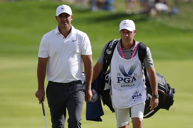 LOUISVILLE, KY - MAY 18: Brooks Koepka and his caddie Ricky Elliot walk to the No. 18 green during the third round of the PGA, Golf Herren Championship, May 18, 2024, at Valhalla Golf Club in Louisville, Kentucky.(Photo by Matthew Maxey Icon Sportswire) GOLF: MAY 18 PGA Championship EDITORIAL USE ONLY Icon240518049
