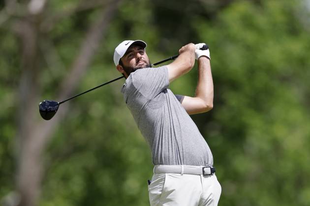 LOUISVILLE, KY - MAY 18: Scottie Scheffler (USA) hits a drive at the fifth hole during the third round of the 2024 PGA, Golf Herren Championship at Valhalla Golf Club on May 18, 2024 in Louisville, Kentucky. (Photo by Joe Robbins Icon Sportswire) GOLF: MAY 18 PGA Championship EDITORIAL USE ONLY Icon573240518076