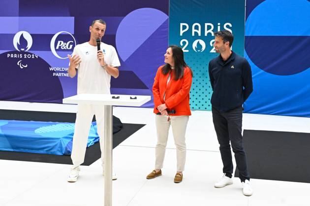 Alexis Hanquinquant ( France ) , Beatrice Dupuy ( pdg Procter Gamble France) and Tony Estanguet ( president JO 2024 ) during the presentation of podiums Olympic and Paralympic Games at Le Pulse on May 23, 2024 in Saint Denis, France. ( Photo by federico pestellini panoramic ) - PARIS 2024 : Presentation des podiums des Jeux Olympiques et Paralympiques - Saint Denis - 23 05 2024 FedericoPestellini Panoramic 