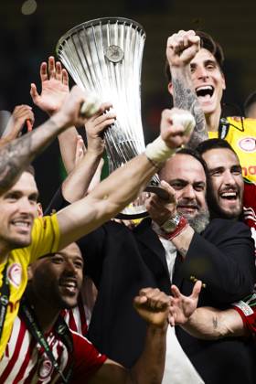 Olympiacos FC v ACF Fiorentina - UEFA Conference League Evangelos Marinakis lifts the trophy during the award ceremony following the UEFA Conference League final football match between Olympiacos FC and ACF Fiorentina. Athens Greece Copyright: xNicolòxCampox