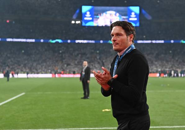 01 06 2024, xfux, Football UEFA Champions League Final 2024, Borussia Dortmund Real Madrid, emspor, v l Coach Edin Terzic Borussia Dortmund thanks fans disappointed, disappointed looking, dissapointed DFL DFB REGULATIONS PROHIBIT ANY USE OF PHOTOGRAPHS as IMAGE SEQUENCES and or QUASI VIDEO London
