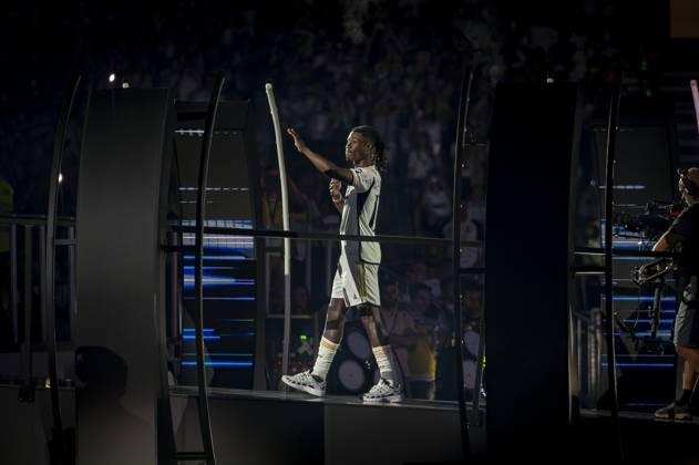 Real Madrid UEFA Champions League Trophy Parade 2024 Eduardo Camavinga of Real Madrid seen entering at Santiago Bernabeu Stadium during Real Madrid UEFA Champions League Trophy Parade on June 2, 2024 in Madrid, Spain. Madrid Estadio Santiago Bernabeu Madrid Spain Copyright: xAlbertoxGardinx AGardin_20240602_Football_Champions_Real_Madrid_24