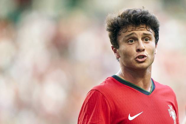 Portugal V Finland - International Friendly, Länderspiel, Nationalmannschaft Joao Neves of Portugal is looking on during the international friendly match between Portugal and Finland at Jose Alvalade Stadium in Lisbon, Portugal, on June 04, 2024. Lisbon Portugal  Copyright: xJosexManuelxAlvarezxReyx originalFilename:alvarezrey-notitle240604_npde0
