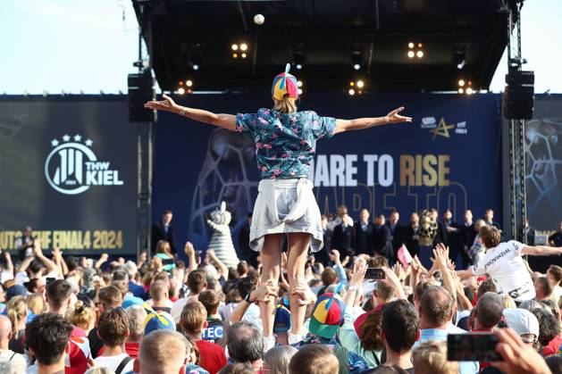 07 06 2024, xtgx, Handball, EHF Champions League, Opening Party v l symbol photo, symbol image spectators, fans, audience Cologne
