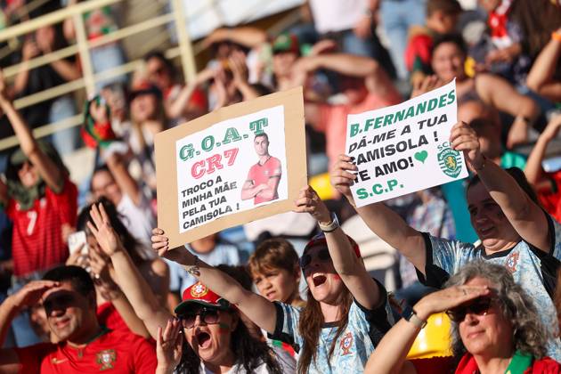 Portugal, Aveiro, 11 06 2024 EURO 2024 Friendly match before the UEFA EURO 2024 in Germany 2024 Portugal Ireland v l , Portugal fans,atmosphere, scarves, jerseys, emotions, Cristiano Ronaldo Portugal fans Copyright: JoaquimxFerreira