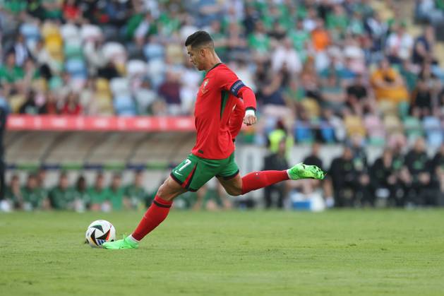 Portugal, Aveiro, 11 06 2024 EURO 2024 Friendly match before the UEFA EURO 2024 in Germany 2024 Portugal Ireland v l , Cristiano Ronaldo Portugal takes the kick-off, free kick Copyright: JoaquimxFerreira
