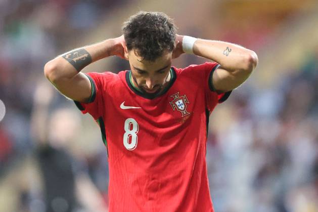 Portugal, Aveiro, 11 06 2024 EURO 2024 Friendly match before the UEFA EURO 2024 in Germany 2024 Portugal Ireland v l , Bruno Fernandes Portugal disappointed, disappointed looking, dissapointed, sad, frustrated, frustrated, frustrated Copyright: JoaquimxFerreira