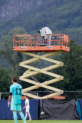Malta v Greece - International Friendly, Länderspiel, Nationalmannschaft A TV camera person is working during the international soccer friendly match between Malta and Greece at the Untersberg-Arena, in Grodig, Austria, on June 11, 2024. Grödig Salzburg Austria Copyright: xDomenicxAquilinax originalFilename:aquilina-maltavgr240611_npwvr