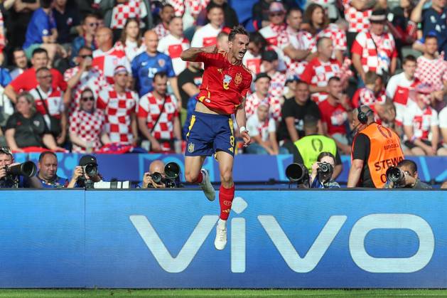 15 06 2024, xtgx, Football EM 2024, Spain Croatia emspor, v l Fabian Ruiz Spain, 8 Jubel, Torjubel, jubelt ueber das Tor, celebrate the goal, celebration DFL DFB REGULATIONS PROHIBIT ANY USE OF PHOTOGRAPHS as IMAGE SEQUENCES and or QUASI VIDEO Berlin