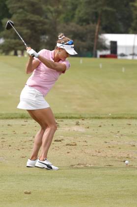 GRAND RAPIDS, MI - JUNE 15: LPGA, Golf Damen golfer Lexi Thompson hits balls on the practice range after finishing her 3rd round during the LPGA Meijer LPGA Classic for Simply Give on June 15th, 2024, at Blythefield Country Club in Grand Rapids, Michigan. (Photo by Brian Spurlock Icon Sportswire) GOLF: JUN 15 LPGA Meijer LPGA Classic for Simply Give EDITORIAL USE ONLY Icon24061554