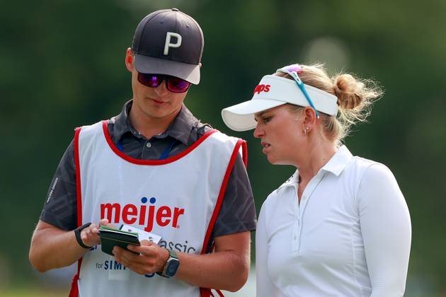 Meijer LPGA, Golf Damen Classic Nanna Koerstz Madsen of Smoerum, Denmark talks with her caddie on the 18th fairway during the third round of the Meijer LPGA Classic for Simply Give golf tournament at Blythefield Country Club in Belmont, MI, USA Saturday, June 15, 2024. Belmont Michigan United States  Copyright: xAmyxLemusx originalFilename:lemus-meijerlp240615_npwIQ.jpg