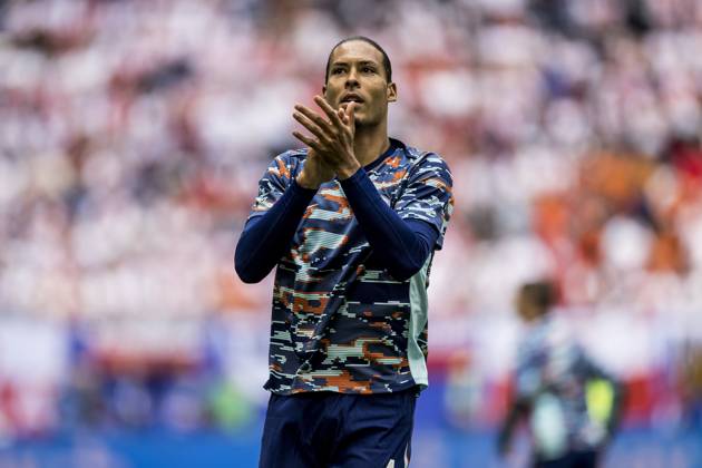 Poland v Netherlands, UEFA EURO, EM, Europameisterschaft,Fussball 2024, Hamburg, Germany Hamburg, Germany. 16th, June 2024. Virgil van Dijk of the Netherlands is warming up before the UEFA Euro 2024 match in Group D between Poland and the Netherlands at Volksparkstadion in Hamburg. Hamburg Germany Copyright: xGonzalesxPhoto LassexLagonix