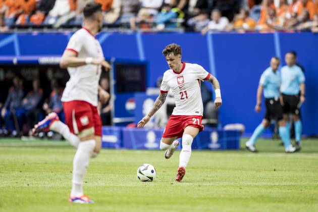 Poland v Netherlands, UEFA EURO, EM, Europameisterschaft,Fussball 2024, Hamburg, Germany Hamburg, Germany. 16th, June 2024. Nicola Zalewski (21) of Poland seen during the UEFA Euro 2024 match in Group D between Poland and the Netherlands at Volksparkstadion in Hamburg. Hamburg Germany Copyright: xGonzalesxPhoto LassexLagonix