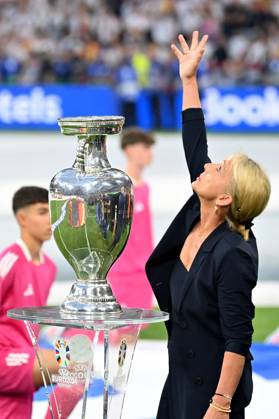 14 06 2024, xjrdrx, European Football Championship 2024, Germany Scotland emspor, v l Heidi Beckenbauer, the widow of Emperor Franz Beckenbauer carries the European Championship trophy DFL DFB REGULATIONS PROHIBIT ANY USE OF PHOTOGRAPHS as IMAGE SEQUENCES and or QUASI VIDEO Munich