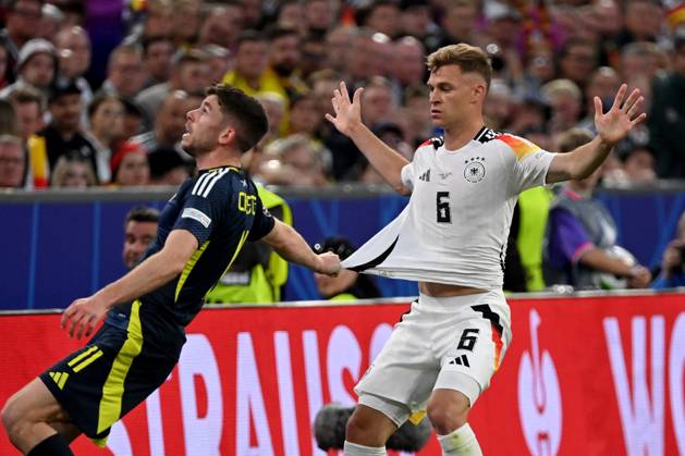14 06 2024, xjrdrx, Football EM 2024, Germany Scotland emspor, v l Ryan Christie Team Scotland Joshua Kimmich German National Football Team DFB Zweikampf, action, action, battle for the ball DFL DFB REGULATIONS PROHIBIT ANY USE OF PHOTOGRAPHS as IMAGE SEQUENCES and or QUASI VIDEO Munich