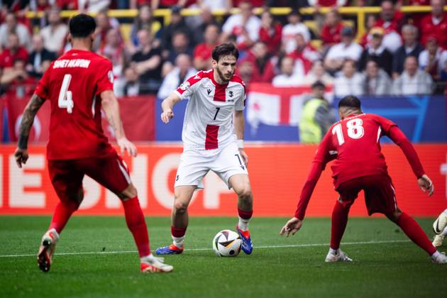 240618 Khvicha Kvaratskhelia of Georgia during the UEFA Euro 2024 Football Championship match between Türkiye and Georgia on June 18, 2024 in Dortmund Photo Jesper Zerman BILDBYRAN kod JZ JZ0541 fotboll football soccer fotballs em europamästerskap em uefa euro uefa european football championship euro 2024 türkiye georgien georgia bbeng turkiet turkey  Copyright: JESPERxZERMAN BB240618JZ085