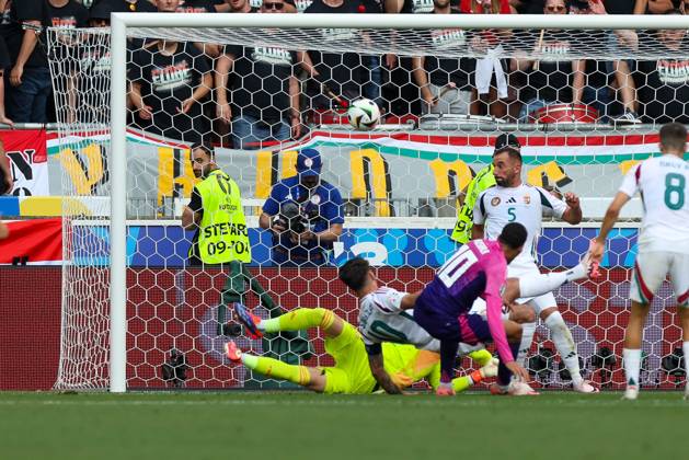 Jamal Musiala 10 Germany scores the goal to make it 1-0, Germany vs Hungary, Football, UEFA Euro 2024, Group stage, Matchday 2, 19 06 2024 Stuttgart Baden Wuerttemberg Germany Copyright: xkolbert-press ChristianxKolbertx
