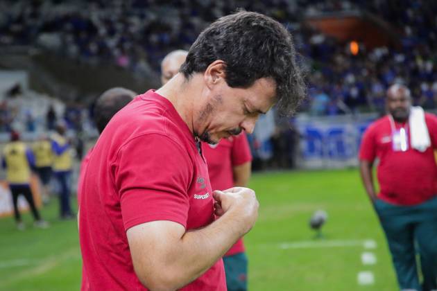 Cruzeiro x Fluminense BELO HORIZONTE, MG - 19.06.2024: CRUZEIRO X FLUMINENSE - (77333) Cruzeiro x Fluminense: Fernando Diniz with his head down in the match between Cruzeiro x Fluminense, valid for the tenth round of the 2024 Brazilian Championship, on the evening of this fourth day (19), held at Mineirão, Belo Horizonte, Brazil. (Photo: Allan Calisto Fotoarena) x2558549x  AllanxCalisto