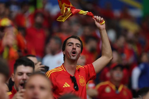 UEFA European Football Championship - UEFA EURO, EM, Europameisterschaft,Fussball 2024 - Spain vs Italy Gelsenkirchen, Germany 20.06.2024: The colors of the Spanish and Italian fans in the stands before the UEFA EURO 2024 group stage B football match between Spain vs Italy at Veltins Arena stadium in Gelsenkirchen. Gelsenkirchen Germany  Copyright: xIPAxSport ABACAx