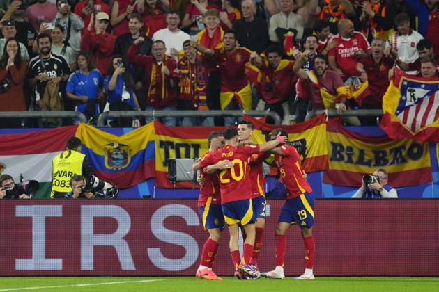 Spain v Italy: Group B - UEFA EURO, EM, Europameisterschaft,Fussball 2024 Spanish players celebrate after scoring his sides first goal during the UEFA EURO 2024 group stage match between Spain and Italy at Arena AufSchalke on June 20, 2024 in Gelsenkirchen, Germany. Gelsenkirchen Germany  Copyright: xJosexBretonx originalFilename:breton-spainvit240620_npr7C