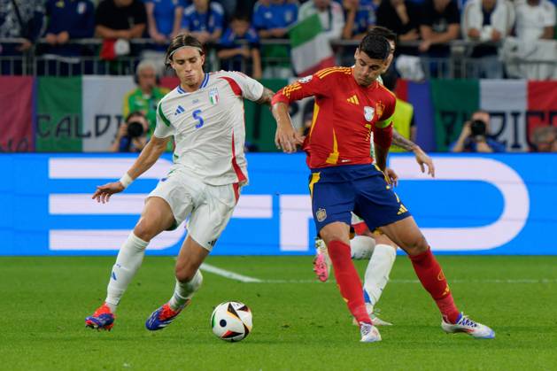 UEFA European Football Championship - UEFA EURO, EM, Europameisterschaft,Fussball 2024 - Spain vs Italy Riccardo Calafiori of Italy and Alvaro Morata of Spain during UEFA Euro 2024 - Spain vs Italy, UEFA European Football Championship in Gelsenkirchen, Germany, June 20 2024 Gelsenkirchen Germany  Copyright: xIPAxSport ABACAx
