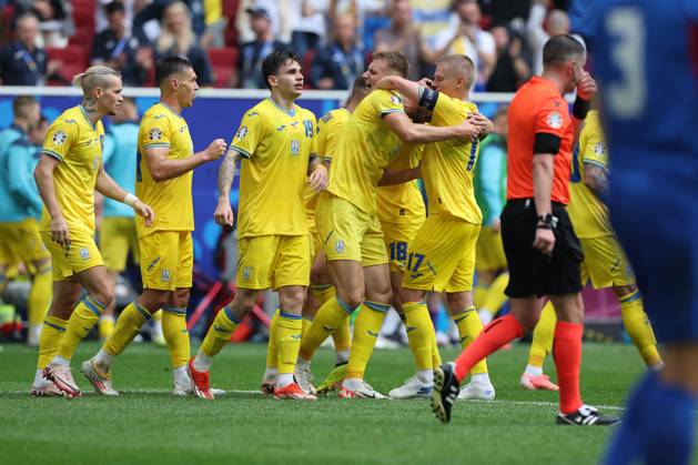 Dusseldorf, Germany 21.06.2024: Roman Yaremchuk of Ukraine score the goal 1-2 and celebrates during the UEFA EURO, EM, Europameisterschaft,Fussball 2024 group stage E football match between Slovakia vs Ukraine at Dusseldorf Arena in Dusseldorf Copyright: xx xx IPA_Agency_IPA47349360