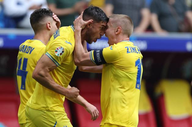 Dusseldorf, Germany 21.06.2024: Roman Yaremchuk of Ukraine score the goal 1-2 and celebrates during the UEFA EURO, EM, Europameisterschaft,Fussball 2024 group stage E football match between Slovakia vs Ukraine at Dusseldorf Arena in Dusseldorf Copyright: xx xx IPA_Agency_IPA47349385