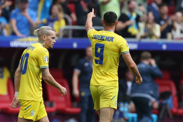 Dusseldorf, Germany 21.06.2024: Roman Yaremchuk of Ukraine score the goal 1-2 and celebrates during the UEFA EURO, EM, Europameisterschaft,Fussball 2024 group stage E football match between Slovakia vs Ukraine at Dusseldorf Arena in Dusseldorf Copyright: xx xx IPA_Agency_IPA47349388