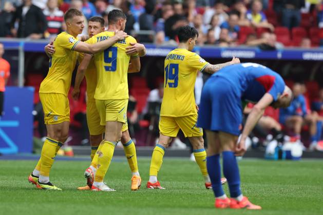 Dusseldorf, Germany 21.06.2024: Roman Yaremchuk of Ukraine score the goal 1-2 and celebrates during the UEFA EURO, EM, Europameisterschaft,Fussball 2024 group stage E football match between Slovakia vs Ukraine at Dusseldorf Arena in Dusseldorf Copyright: xx xx IPA_Agency_IPA47349438