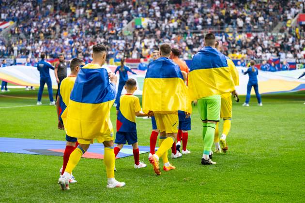 Slovakia v Ukraine: Group E - UEFA EURO, EM, Europameisterschaft,Fussball 2024 The players of Ukraine are walking onto the pitch during the UEFA EURO 2024 group stage match between Slovakia and Ukraine at Düsseldorf Arena on June 21, 2024 in Dusseldorf, Germany. Duesseldorf Germany Copyright: xHeshamxElsherifx originalFilename:elsherif-notitle240621_npDRL