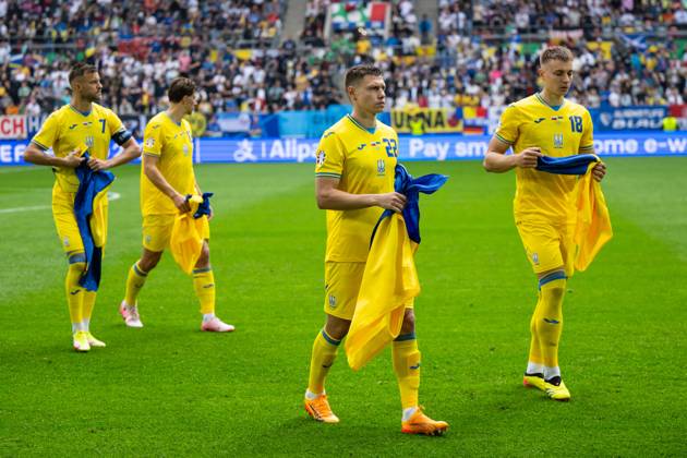 Slovakia v Ukraine: Group E - UEFA EURO, EM, Europameisterschaft,Fussball 2024 Mykola Matvienko and Volodymyr Brazhko of Ukraine are standing prior to the match during the UEFA EURO 2024 group stage match between Slovakia and Ukraine at Düsseldorf Arena on June 21, 2024 in Dusseldorf, Germany. Duesseldorf Germany Copyright: xHeshamxElsherifx originalFilename:elsherif-notitle240621_npN2N