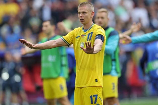 UEFA European Football Championship - UEFA EURO, EM, Europameisterschaft,Fussball 2024 - Slovakia vs Ukraine Dusseldorf, Germany 21.06.2024: Oleksandr Zinchenko of Ukraine celebrate victory at end of the UEFA EURO 2024 group stage E football match between Slovakia vs Ukraine at Dusseldorf Arena in Dusseldorf Dusseldorf Germany  Copyright: xIPAxSport ABACAx