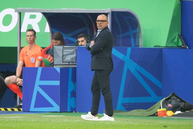 Coach Francesco CALZONA SVK watches the match Group Stage Group E Slovakia SVK Ukraine UKR 1 2 on 21 06 2024 Arena Duesseldorf, Duesseldorf Arena, Soccer UEFA EURO 2024 GERMANY from 14 06 2024 14 07 2024 Â